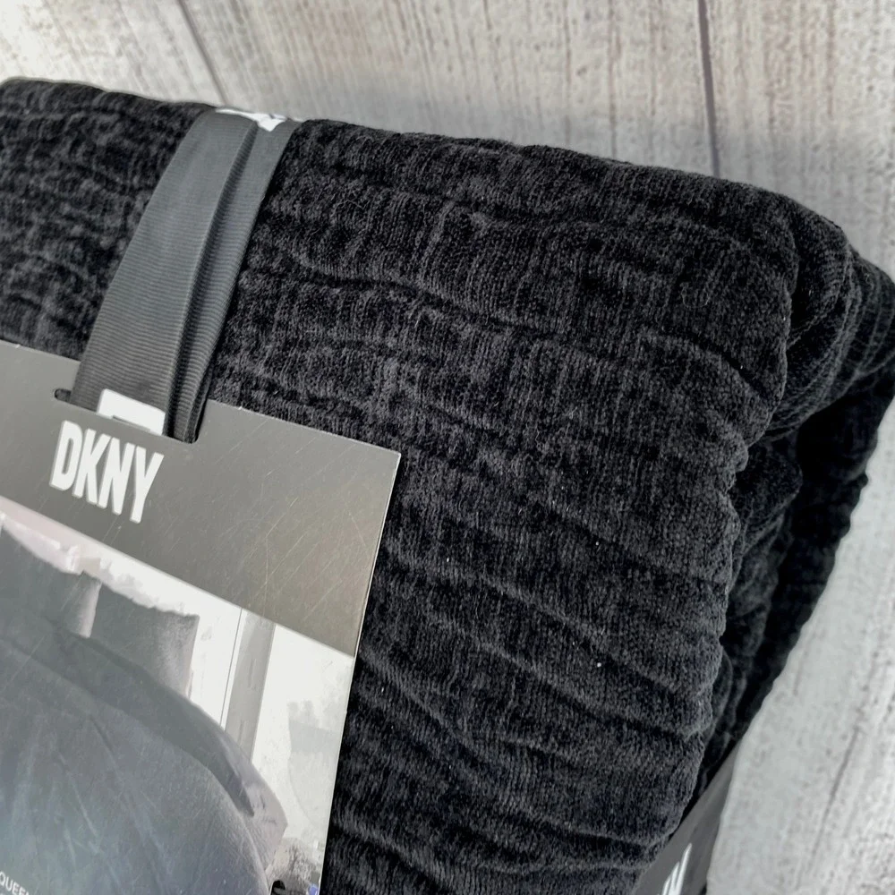 DKNY Luxe Velvet Duvet Cover Set Full/Queen Black Textured Bedding Contemporary